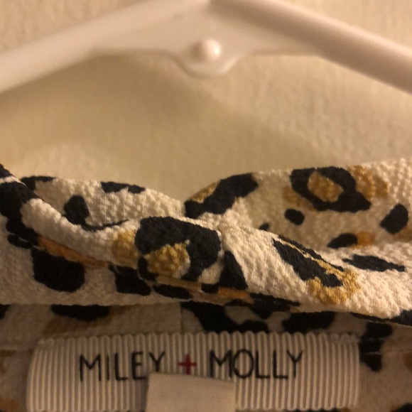 Miley+Molly safari print top perfect for 🍁 - Picture 2 of 2